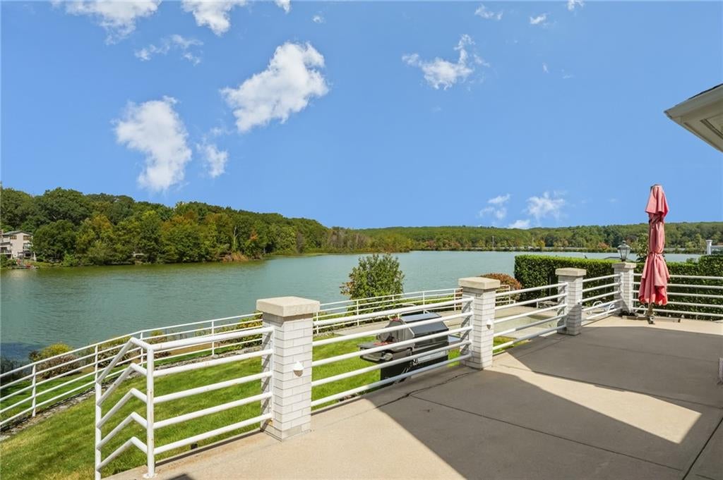 North Providence, Rhode Island, 02904, United States, 3 Bedrooms Bedrooms, ,4 BathroomsBathrooms,Residential,Active,1945229