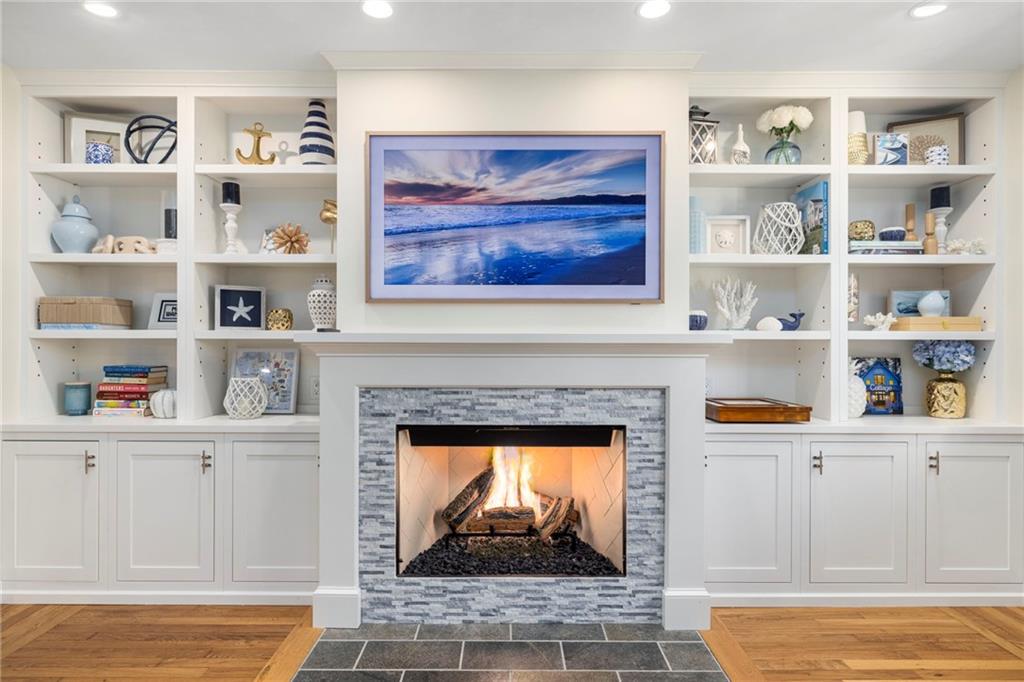 Newport, Rhode Island, 02840, United States, 4 Bedrooms Bedrooms, ,3 BathroomsBathrooms,Residential,Active,1959529