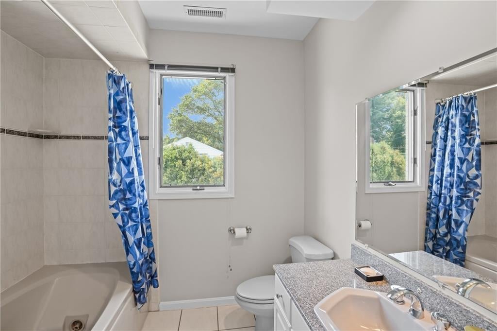 North Providence, Rhode Island, 02904, United States, 3 Bedrooms Bedrooms, ,4 BathroomsBathrooms,Residential,Active,1945229