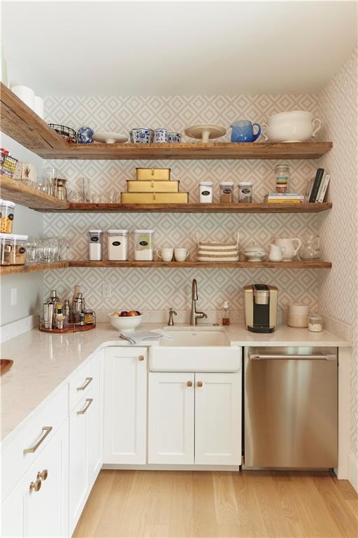 North Kingstown, Rhode Island, 02852, United States, 4 Bedrooms Bedrooms, ,4 BathroomsBathrooms,Residential,Active,1869154