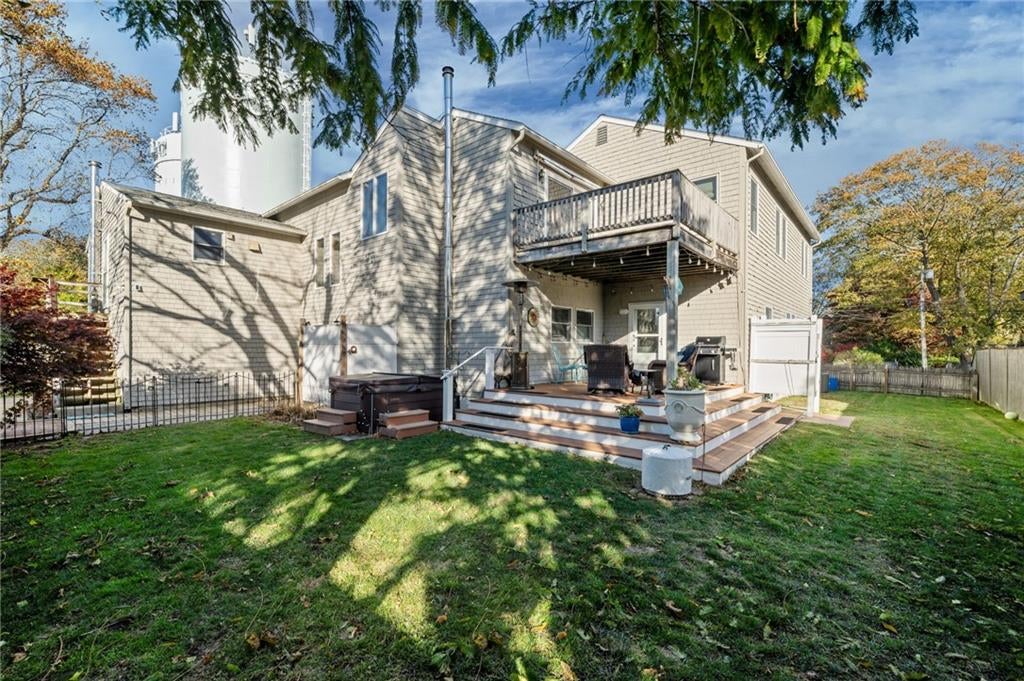 Jamestown, Rhode Island, 02835, United States, 6 Bedrooms Bedrooms, ,4 BathroomsBathrooms,Residential,Active,1987266