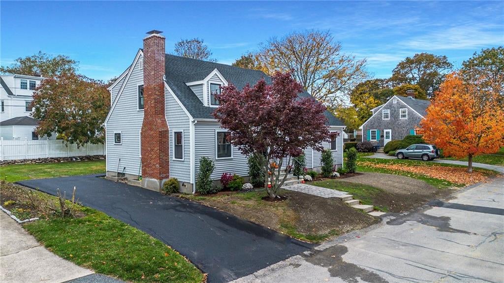 Newport, Rhode Island, 02840, United States, 4 Bedrooms Bedrooms, ,4 BathroomsBathrooms,Residential,Active,1973265