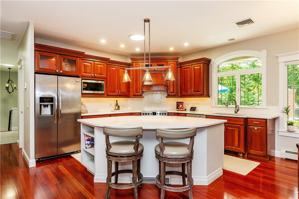 Smithfield, Rhode Island, 02917, United States, 4 Bedrooms Bedrooms, ,3 BathroomsBathrooms,Residential,Active,1929673