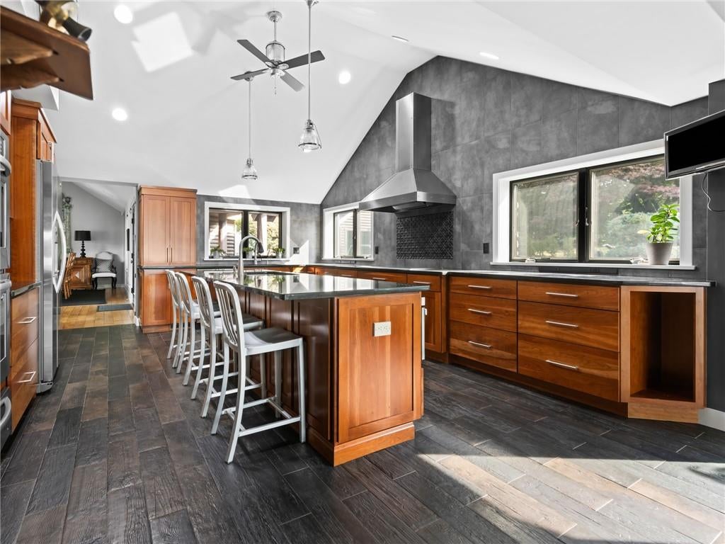 Smithfield, Rhode Island, 02917, United States, 3 Bedrooms Bedrooms, ,3 BathroomsBathrooms,Residential,Active,1953020