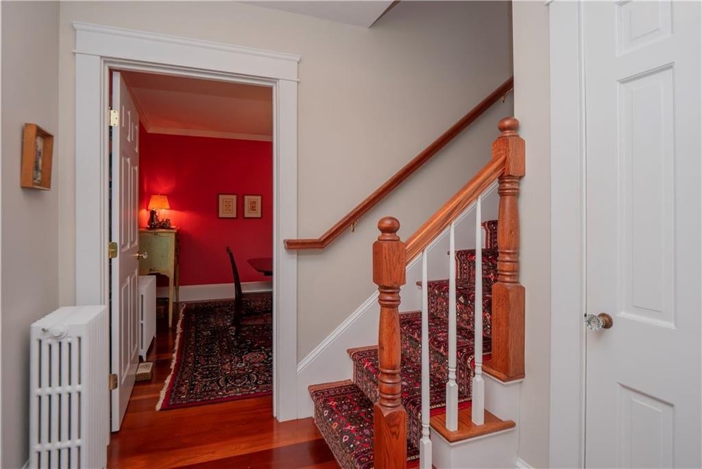 Newport, Rhode Island, 02840, United States, 4 Bedrooms Bedrooms, ,5 BathroomsBathrooms,Residential,Active,1893238