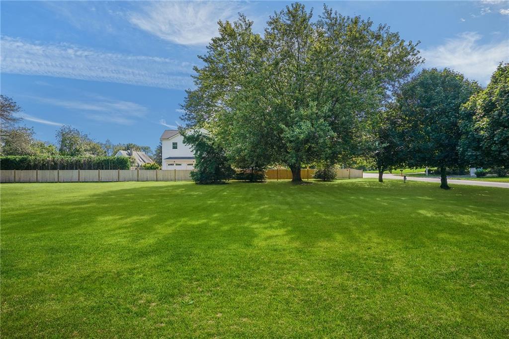 Portsmouth, Rhode Island, 02871, United States, 4 Bedrooms Bedrooms, ,3 BathroomsBathrooms,Residential,Active,1952506