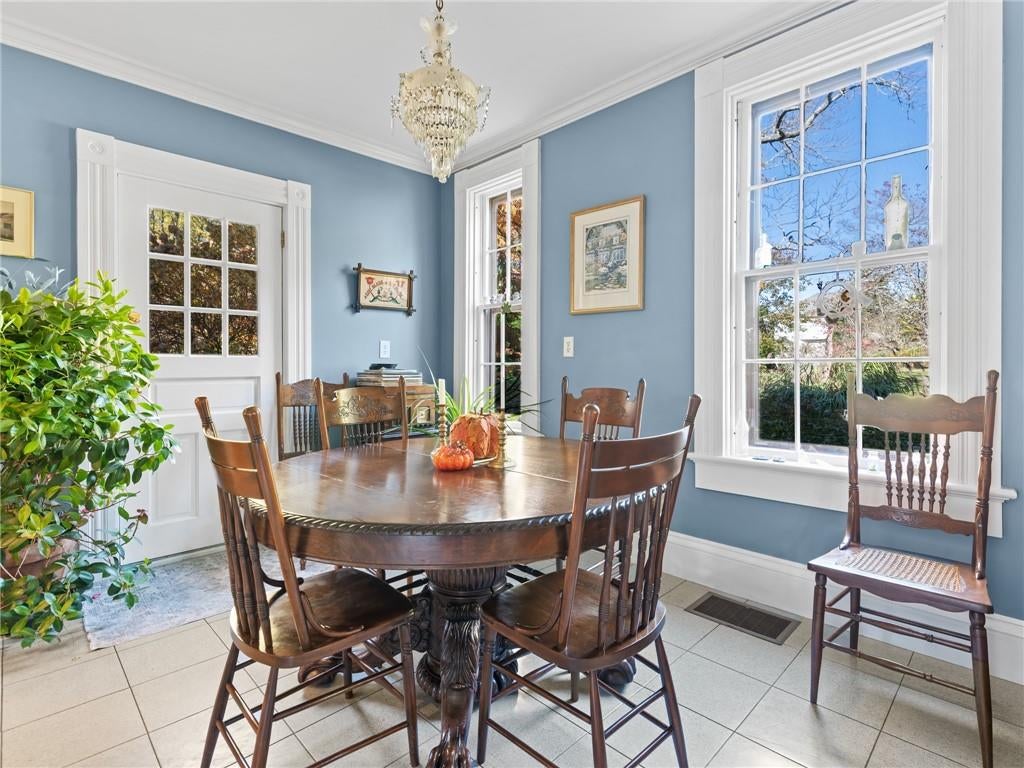 Warwick, Rhode Island, 02818, United States, 5 Bedrooms Bedrooms, ,4 BathroomsBathrooms,Residential,Active,2006818