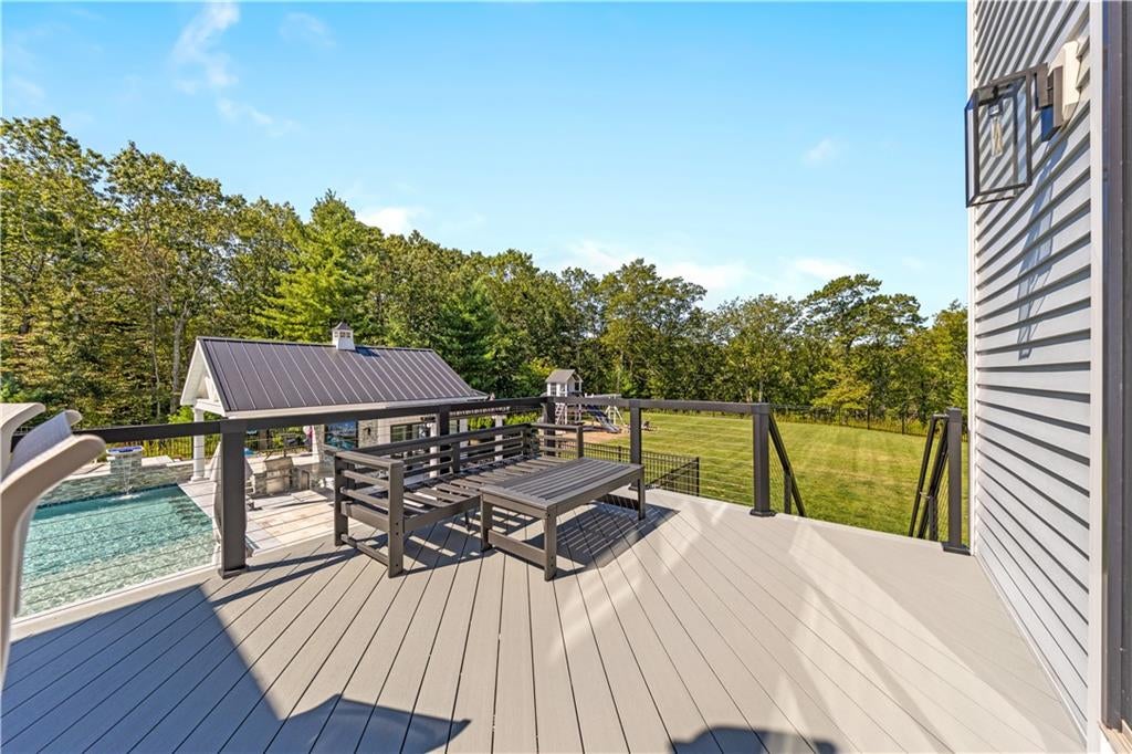 Smithfield, Rhode Island, 02917, United States, 4 Bedrooms Bedrooms, ,7 BathroomsBathrooms,Residential,Active,1944274