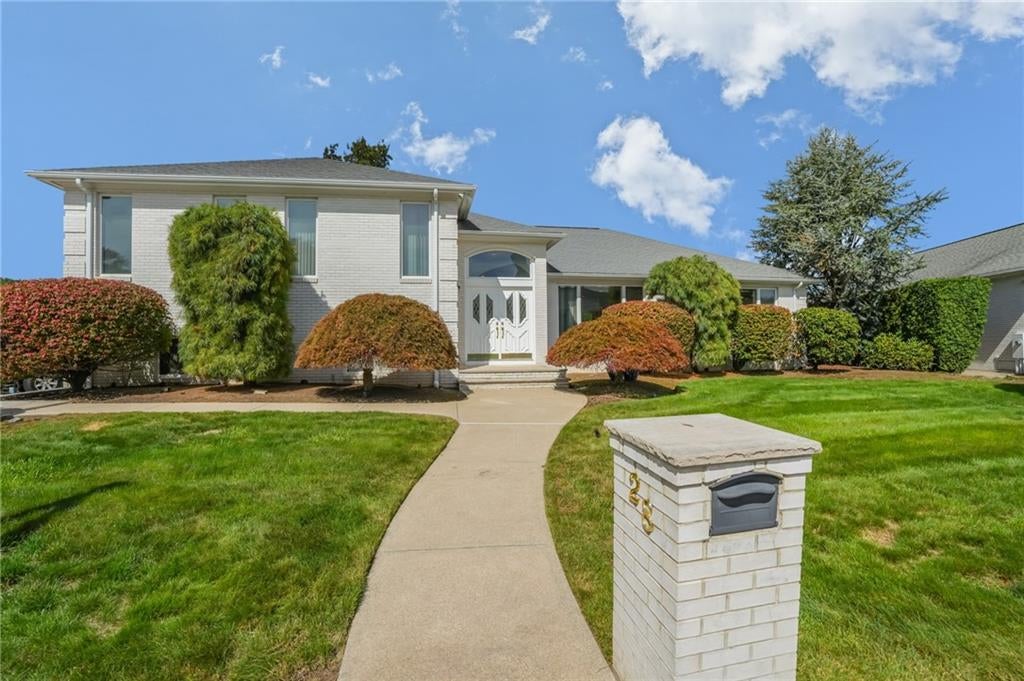 North Providence, Rhode Island, 02904, United States, 3 Bedrooms Bedrooms, ,4 BathroomsBathrooms,Residential,Active,1945229