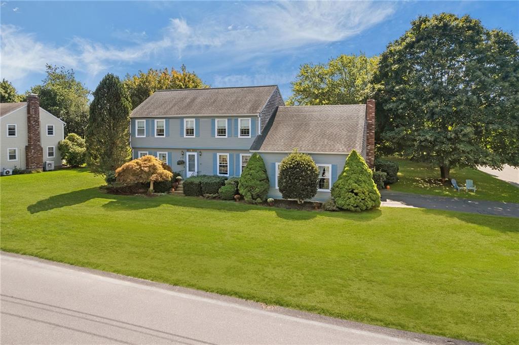 Portsmouth, Rhode Island, 02871, United States, 4 Bedrooms Bedrooms, ,3 BathroomsBathrooms,Residential,Active,1952506