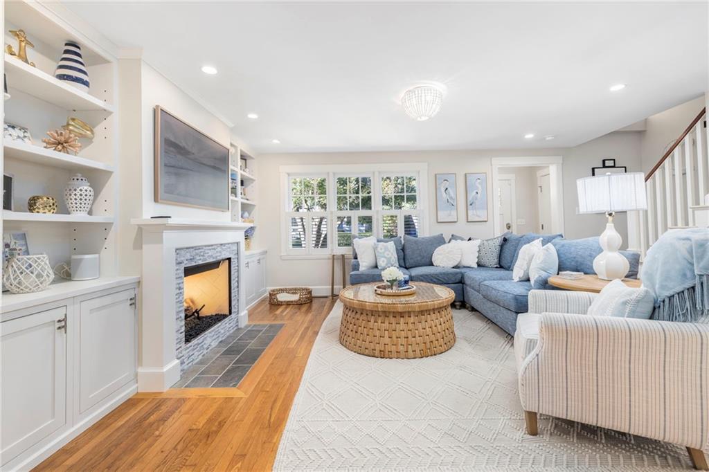 Newport, Rhode Island, 02840, United States, 4 Bedrooms Bedrooms, ,3 BathroomsBathrooms,Residential,Active,1959529