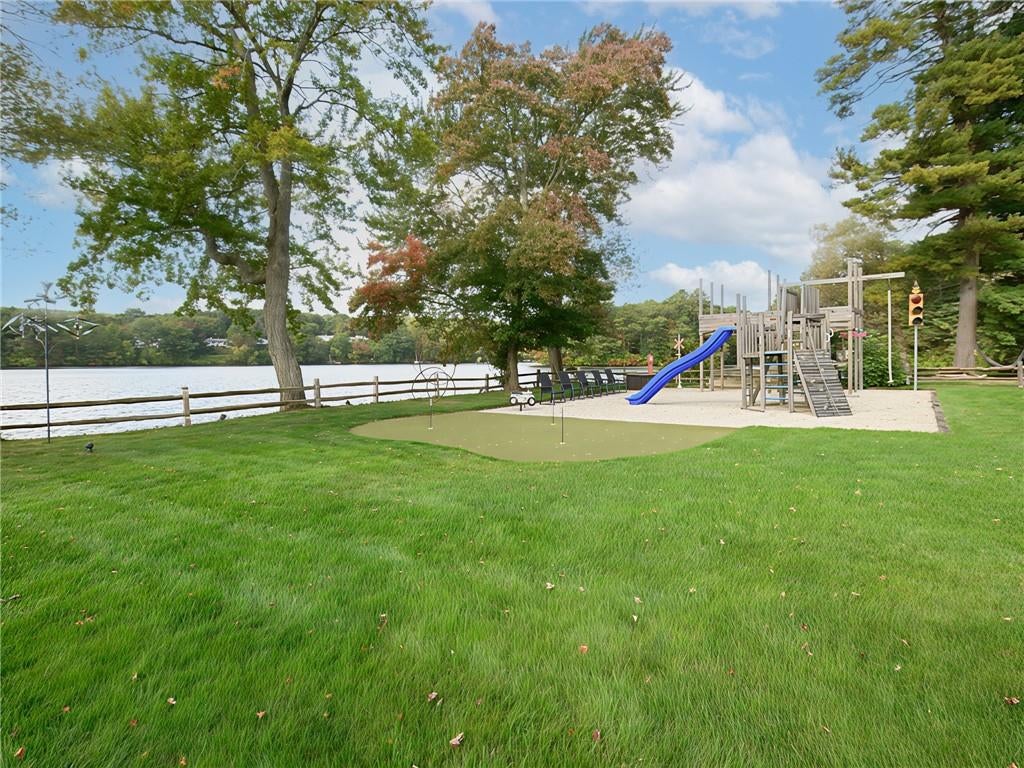 Smithfield, Rhode Island, 02917, United States, 3 Bedrooms Bedrooms, ,3 BathroomsBathrooms,Residential,Active,1953020