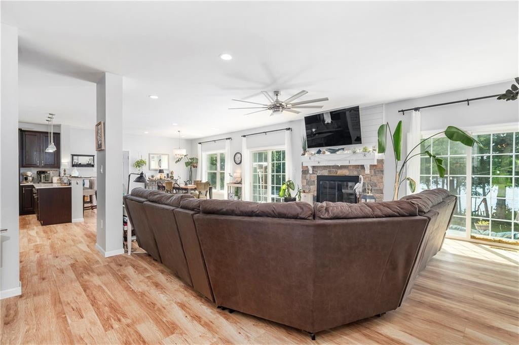 Burrillville, Rhode Island, 02859, United States, 4 Bedrooms Bedrooms, ,3 BathroomsBathrooms,Residential,Active,1945228