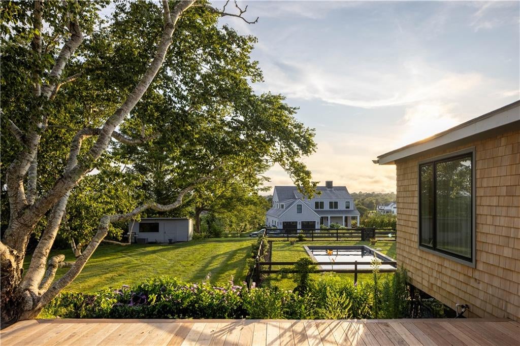 Middletown, Rhode Island, 02842, United States, 5 Bedrooms Bedrooms, ,4 BathroomsBathrooms,Residential,Active,1892610