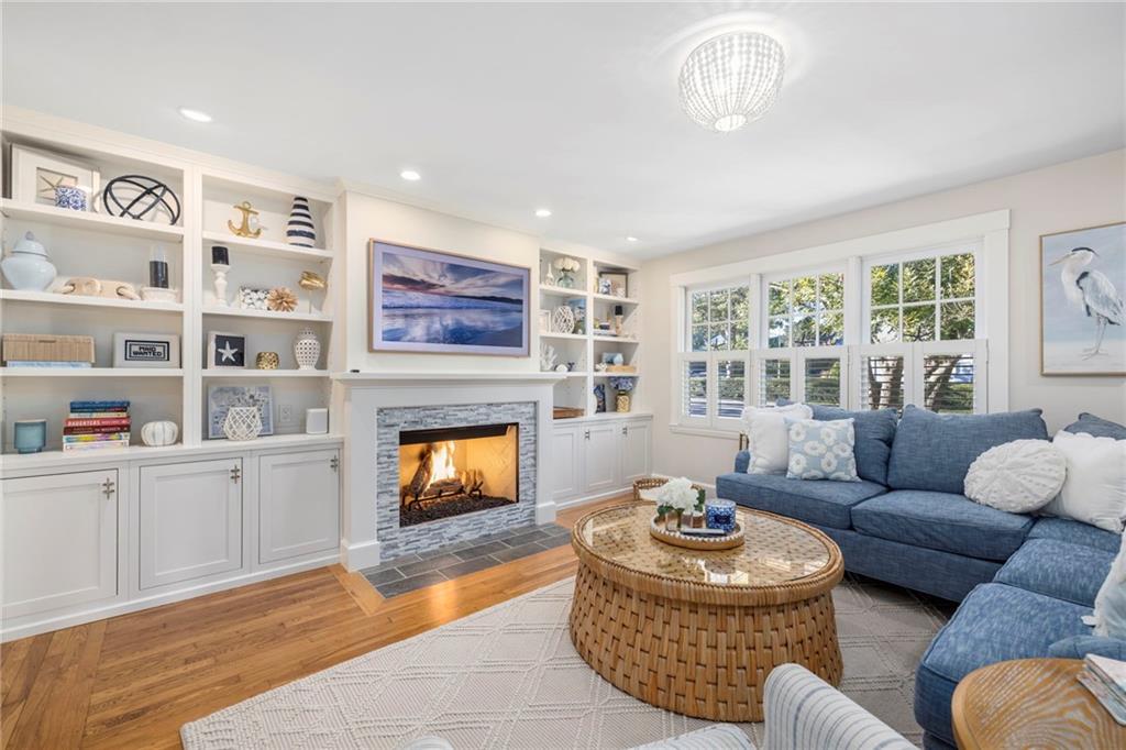 Newport, Rhode Island, 02840, United States, 4 Bedrooms Bedrooms, ,3 BathroomsBathrooms,Residential,Active,1959529