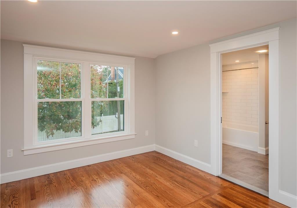 Newport, Rhode Island, 02840, United States, 4 Bedrooms Bedrooms, ,4 BathroomsBathrooms,Residential,Active,1973265