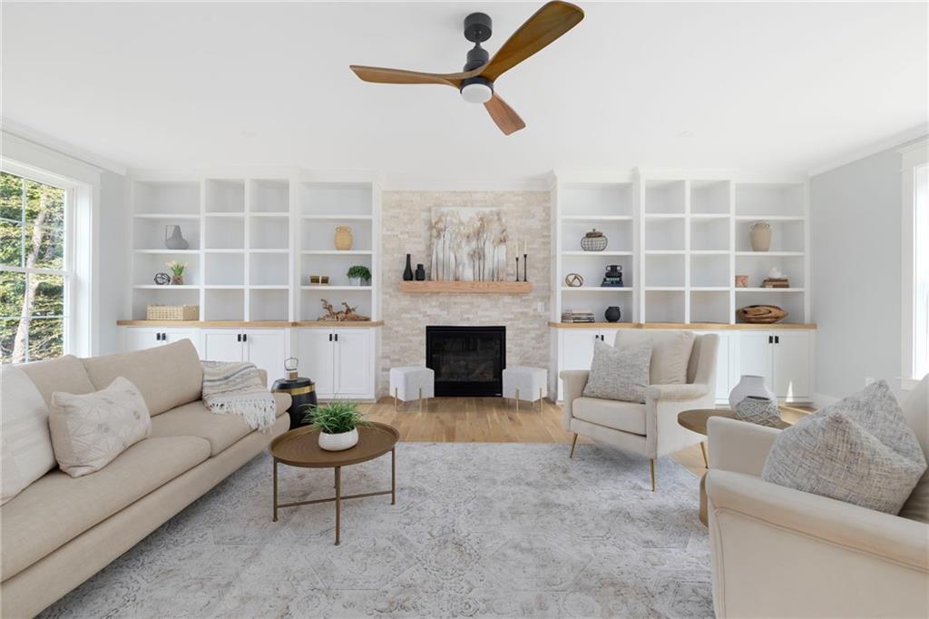 East Greenwich, Rhode Island, 02818, United States, 5 Bedrooms Bedrooms, ,4 BathroomsBathrooms,Residential,Active,1993976