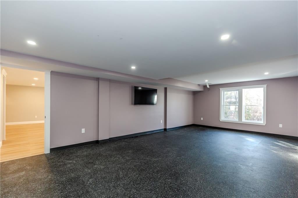 Cranston, Rhode Island, 02921, United States, 3 Bedrooms Bedrooms, ,4 BathroomsBathrooms,Residential,Active,2011445