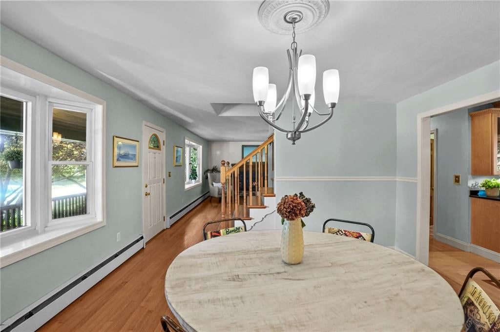 Portsmouth, Rhode Island, 02871, United States, 5 Bedrooms Bedrooms, ,3 BathroomsBathrooms,Residential,Active,1927643