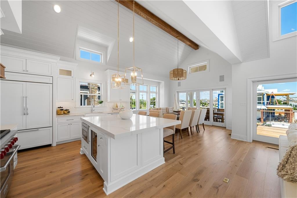 Narragansett, Rhode Island, 02882, United States, 4 Bedrooms Bedrooms, ,5 BathroomsBathrooms,Residential,Active,2006796