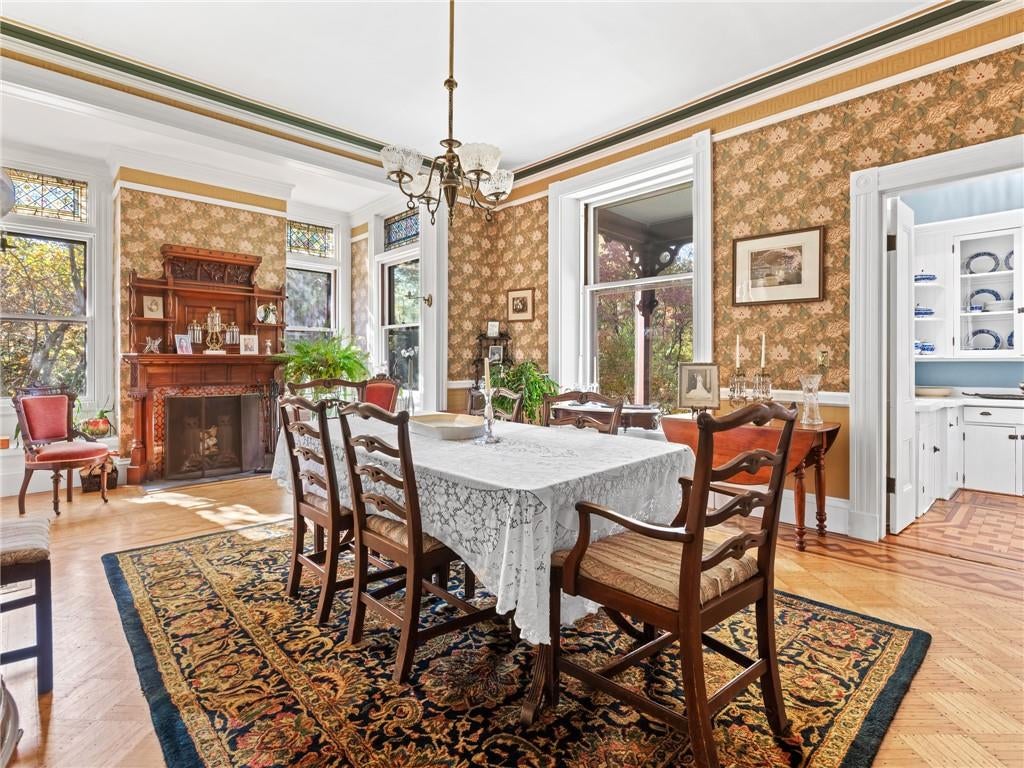 Warwick, Rhode Island, 02818, United States, 5 Bedrooms Bedrooms, ,4 BathroomsBathrooms,Residential,Active,2006818