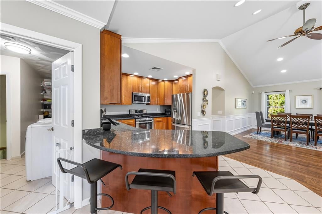 Smithfield, Rhode Island, 02917, United States, 3 Bedrooms Bedrooms, ,2 BathroomsBathrooms,Residential,Active,1954415