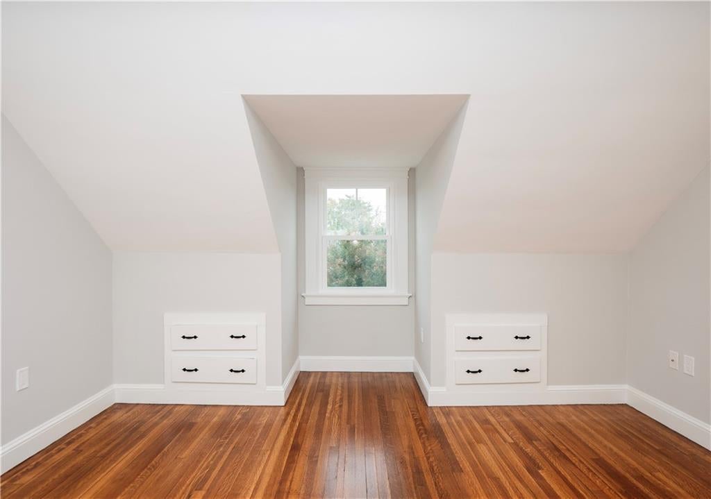 Newport, Rhode Island, 02840, United States, 4 Bedrooms Bedrooms, ,4 BathroomsBathrooms,Residential,Active,1973265