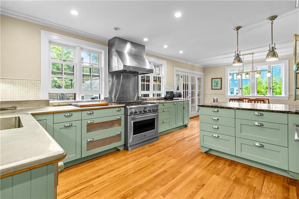 Brookline, Massachusetts, 02445, United States, 5 Bedrooms Bedrooms, ,4 BathroomsBathrooms,Residential,Active,1905132