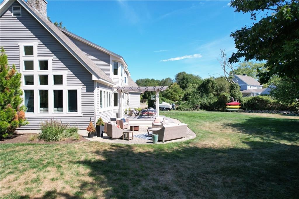 South Kingstown, Rhode Island, 02879, United States, 3 Bedrooms Bedrooms, ,3 BathroomsBathrooms,Residential,Pending,1920270
