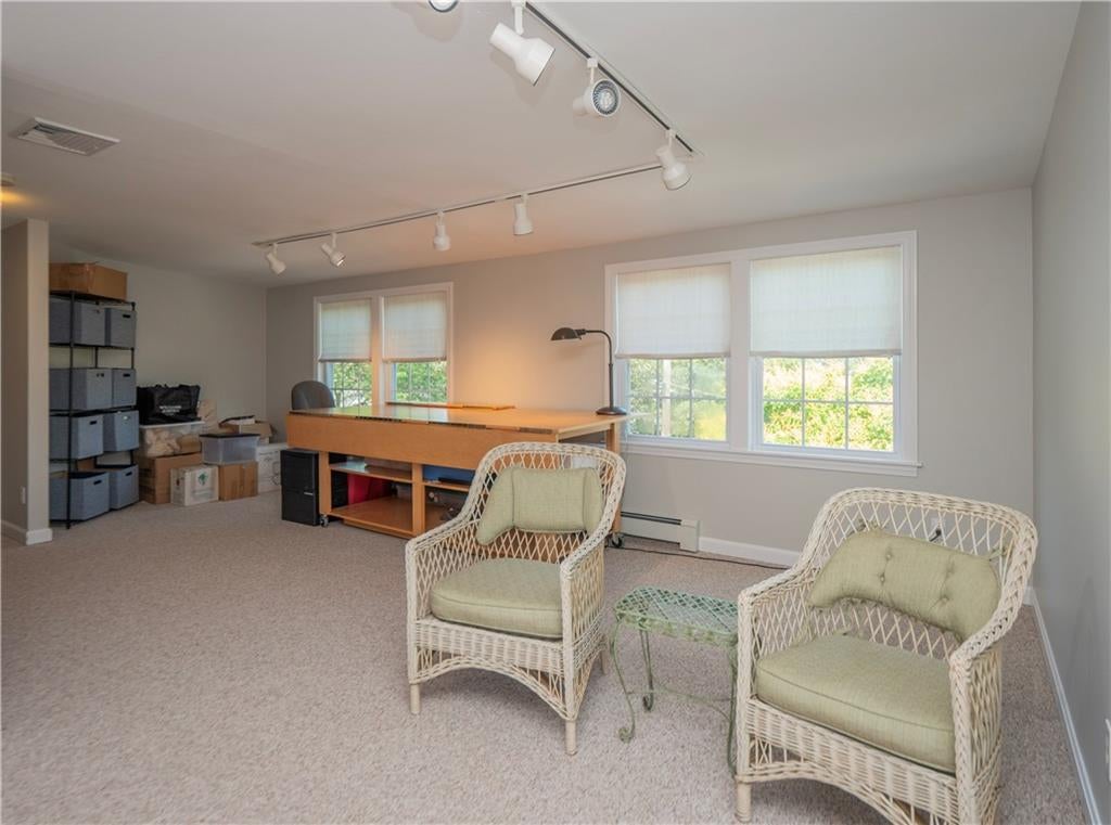 Newport, Rhode Island, 02840, United States, 4 Bedrooms Bedrooms, ,5 BathroomsBathrooms,Residential,Active,1893238