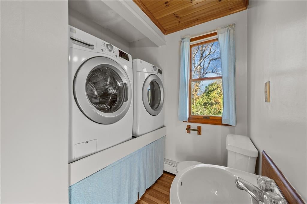 Jamestown, Rhode Island, 02835, United States, 6 Bedrooms Bedrooms, ,4 BathroomsBathrooms,Residential,Active,1987266