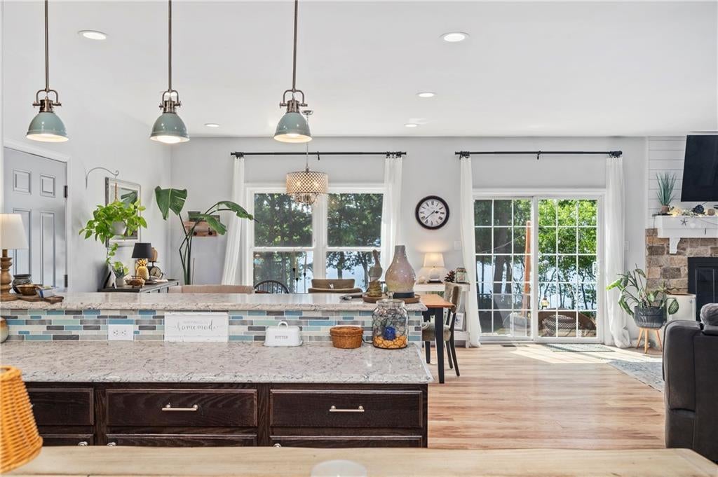 Burrillville, Rhode Island, 02859, United States, 4 Bedrooms Bedrooms, ,3 BathroomsBathrooms,Residential,Active,1945228