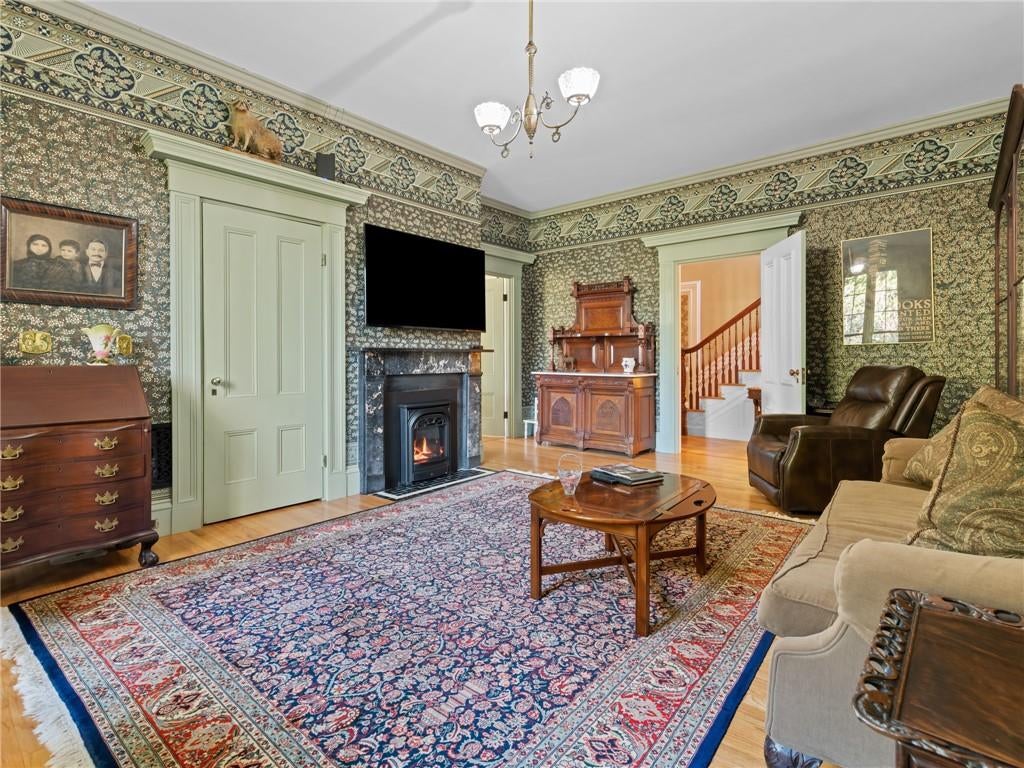 Warwick, Rhode Island, 02818, United States, 5 Bedrooms Bedrooms, ,4 BathroomsBathrooms,Residential,Active,2006818