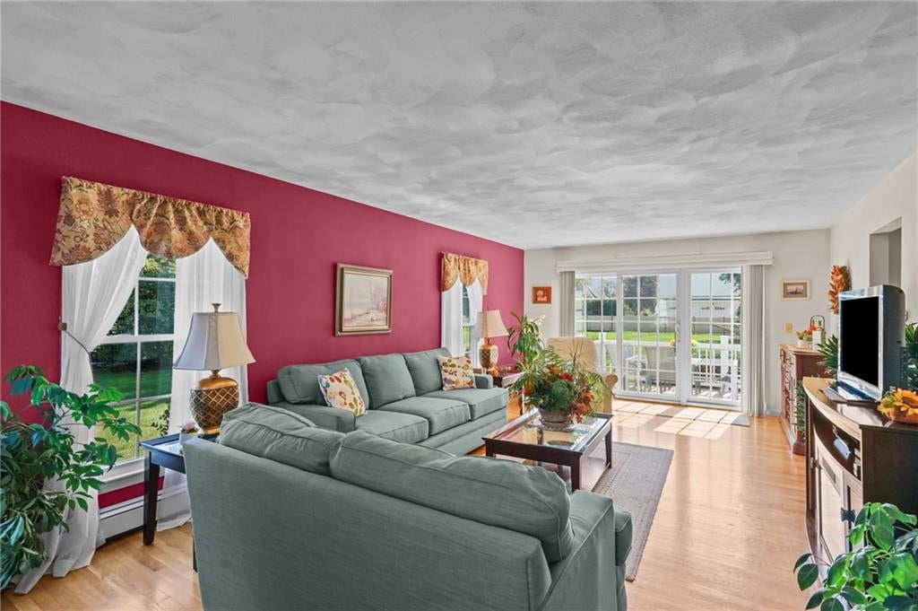 Portsmouth, Rhode Island, 02871, United States, 4 Bedrooms Bedrooms, ,3 BathroomsBathrooms,Residential,Active,1952506