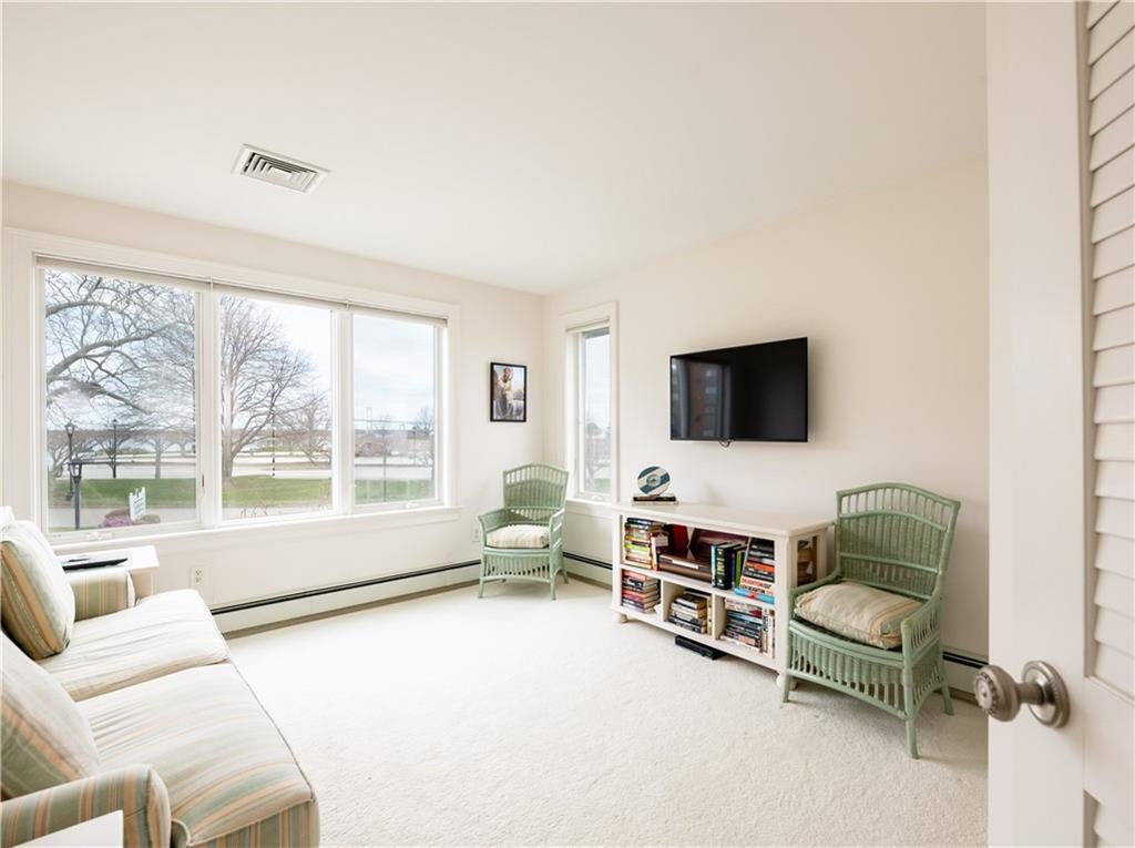 Newport, Rhode Island, 02840, United States, ,3 BathroomsBathrooms,Residential,Active,1790147