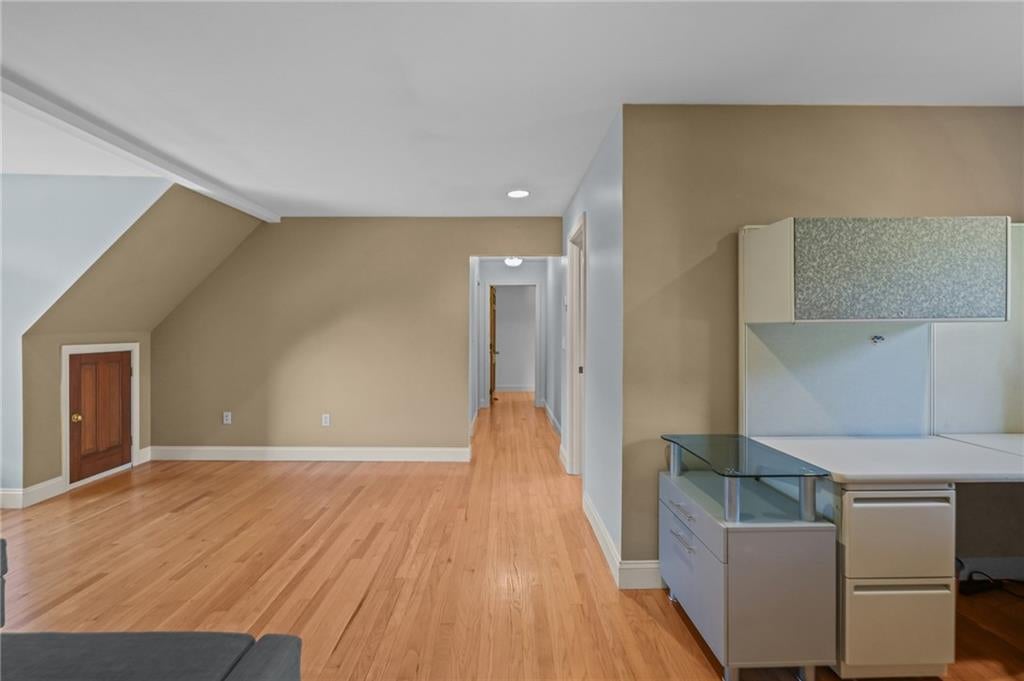 Portsmouth, Rhode Island, 02871, United States, 5 Bedrooms Bedrooms, ,3 BathroomsBathrooms,Residential,Active,1927643