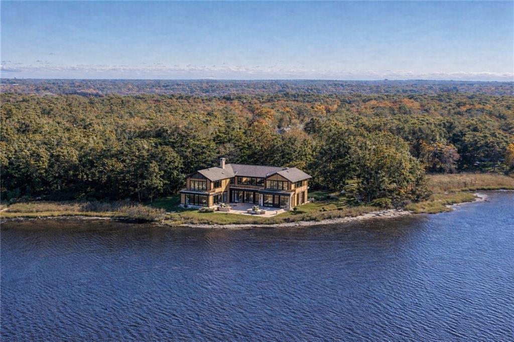 Barrington, Rhode Island, 02806, United States, 1 Bedroom Bedrooms, ,2 BathroomsBathrooms,Residential,Active,2010902