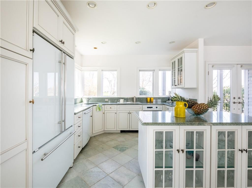 Newport, Rhode Island, 02840, United States, ,3 BathroomsBathrooms,Residential,Active,1790147