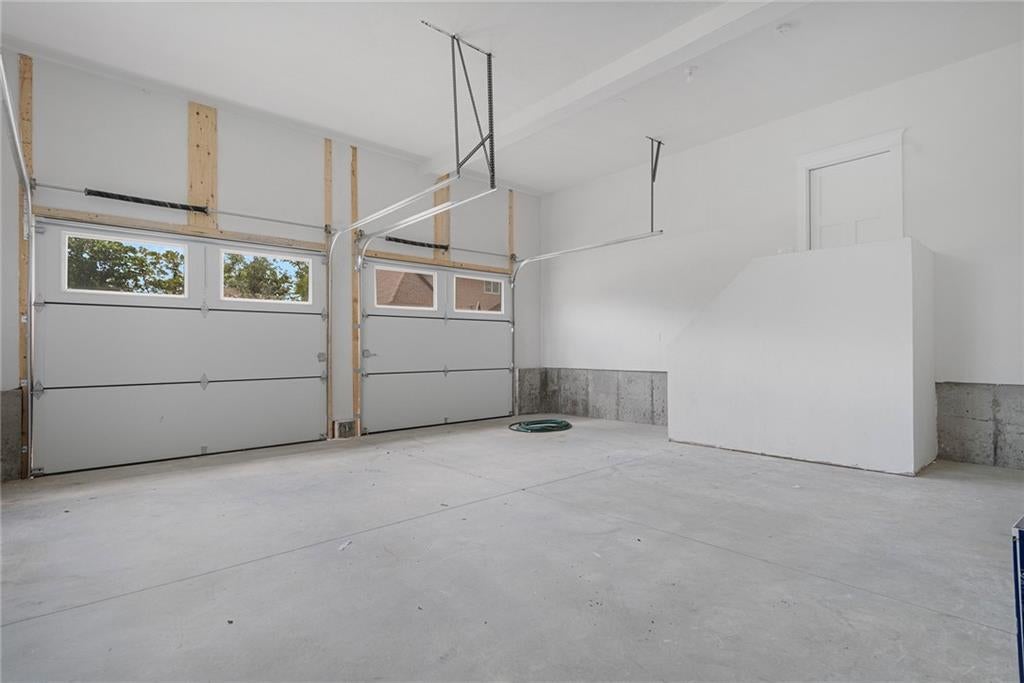 Cranston, Rhode Island, 02921, United States, 4 Bedrooms Bedrooms, ,5 BathroomsBathrooms,Residential,Active,1936118