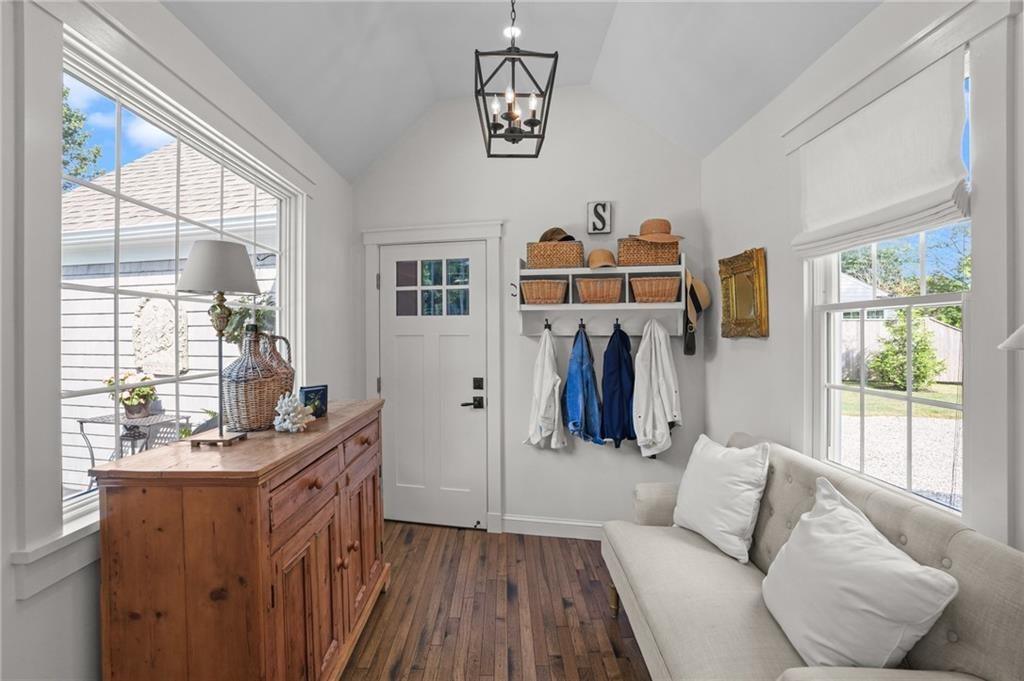 East Greenwich, Rhode Island, 02818, United States, 3 Bedrooms Bedrooms, ,3 BathroomsBathrooms,Residential,Active,1900189