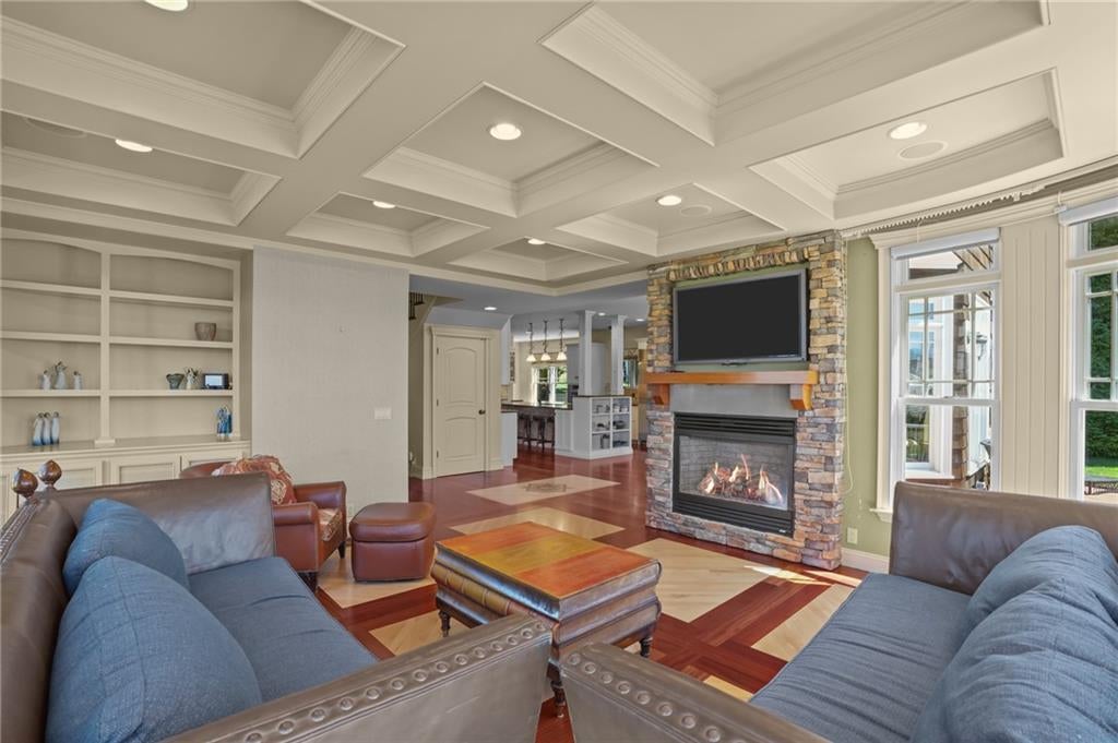 Narragansett, Rhode Island, 02882, United States, 4 Bedrooms Bedrooms, ,4 BathroomsBathrooms,Residential,Active,1929419