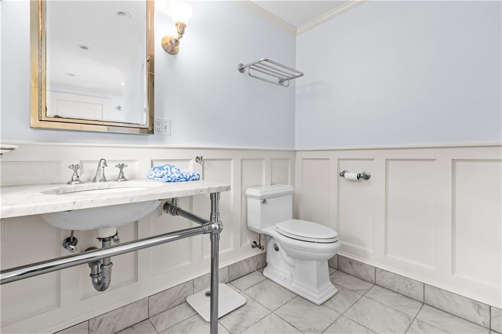 Brookline, Massachusetts, 02445, United States, 5 Bedrooms Bedrooms, ,4 BathroomsBathrooms,Residential,Active,1905132