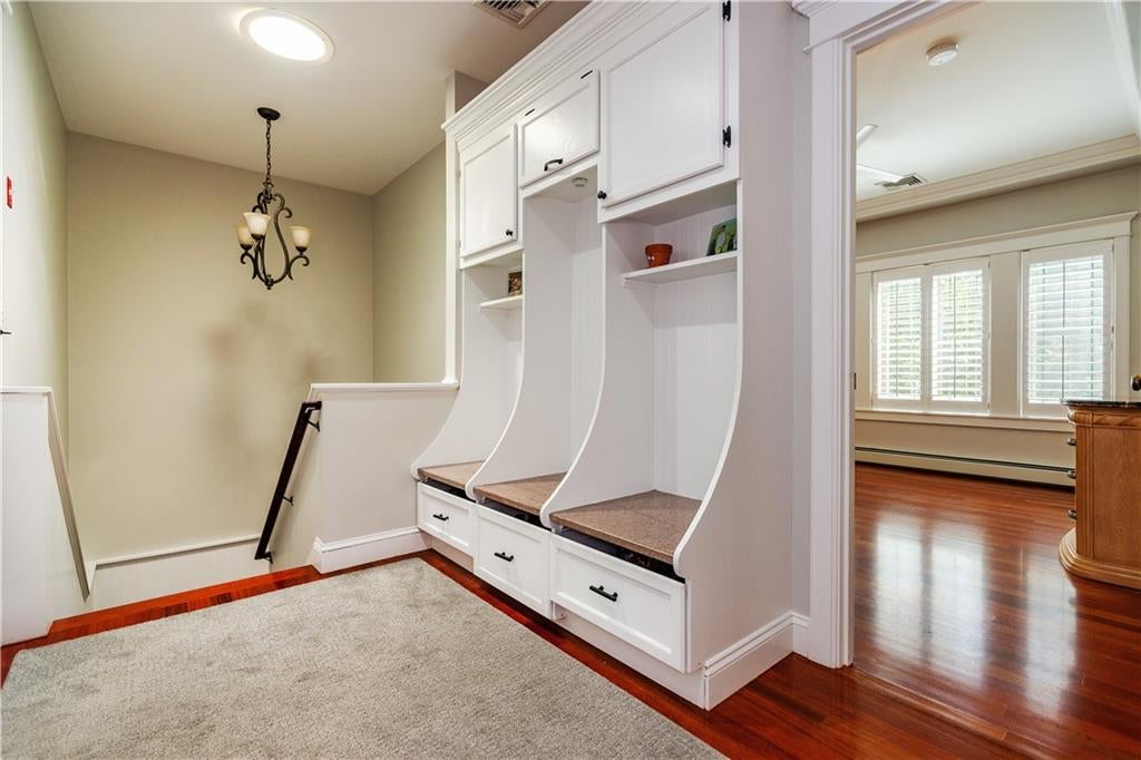 Smithfield, Rhode Island, 02917, United States, 4 Bedrooms Bedrooms, ,3 BathroomsBathrooms,Residential,Active,1929673