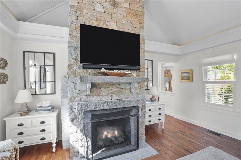 East Greenwich, Rhode Island, 02818, United States, 3 Bedrooms Bedrooms, ,3 BathroomsBathrooms,Residential,Active,1900189