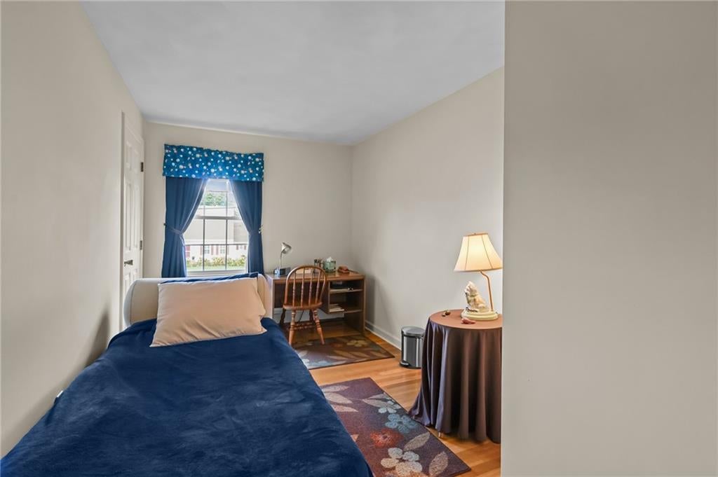 Portsmouth, Rhode Island, 02871, United States, 4 Bedrooms Bedrooms, ,3 BathroomsBathrooms,Residential,Active,1952506