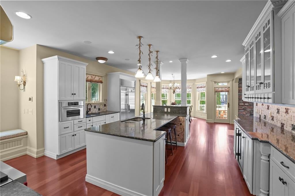 Narragansett, Rhode Island, 02882, United States, 4 Bedrooms Bedrooms, ,4 BathroomsBathrooms,Residential,Active,1929419