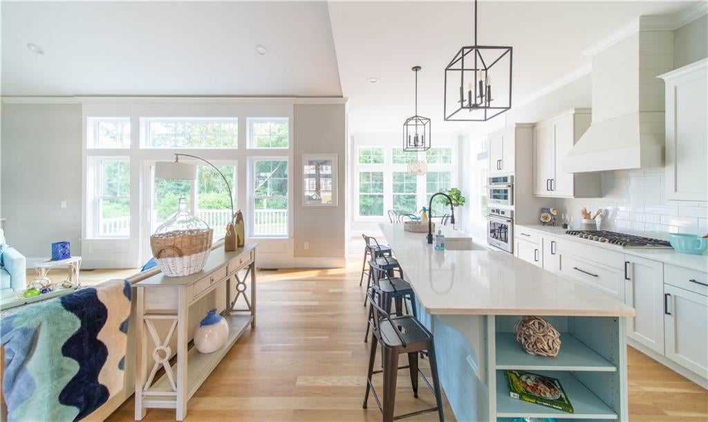 North Kingstown, Rhode Island, 02852, United States, 4 Bedrooms Bedrooms, ,3 BathroomsBathrooms,Residential,Active,1869113