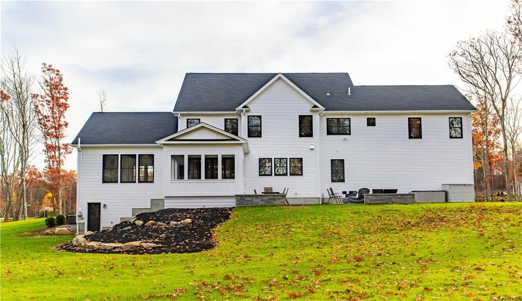 East Greenwich, Rhode Island, 02818, United States, ,3 BathroomsBathrooms,Residential,Active,1718901