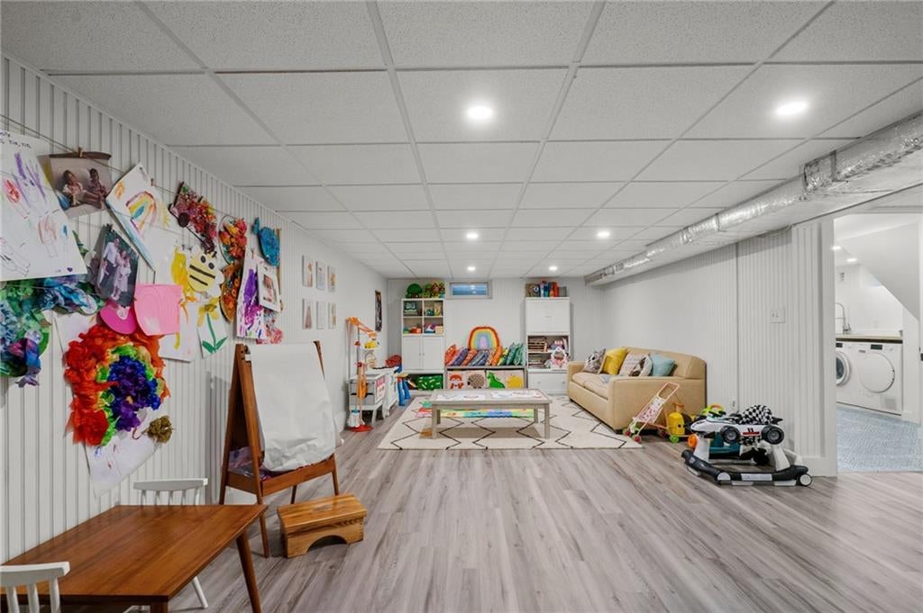 Barrington, Rhode Island, 02806, United States, 4 Bedrooms Bedrooms, ,4 BathroomsBathrooms,Residential,Active,1942364