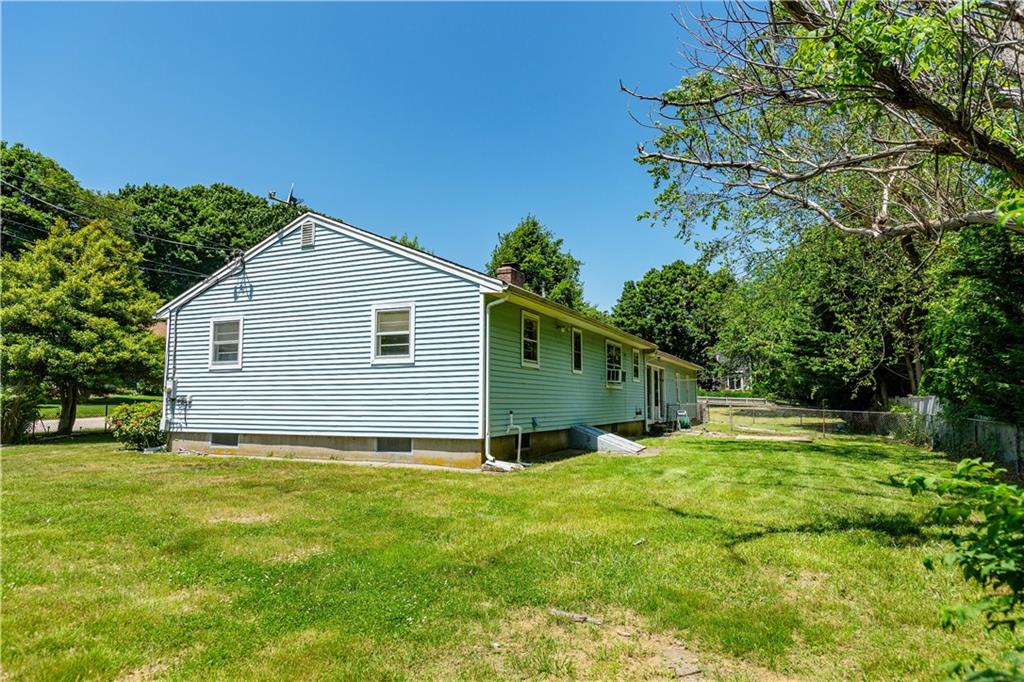 Jamestown, Rhode Island, 02835, United States, 3 Bedrooms Bedrooms, ,1 BathroomBathrooms,Residential,Pending,1834481